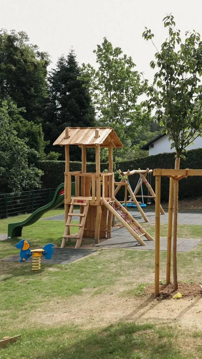 Kindern auf der Suche nach Unterhaltung legen die Gausters hier die Rutsche
