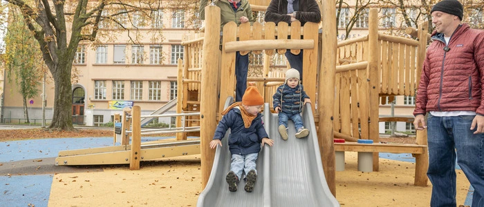 Der neue Spielbereich inklusive Ritterburg im Fröbelpark wurde im Oktober 2025 fertiggestellt, ab Mitte September folgt der restliche Park
