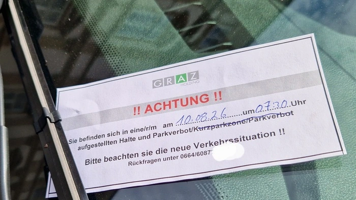Montagvormittag: Bei einem Stadtbummel entdeckte die Kleine Zeitung diesen Zettel bei einem Pkw in der Hamerlinggasse