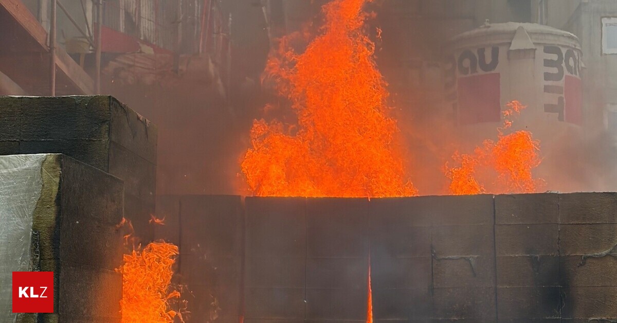 Fr-hlichgasse-Brand-auf-Baustelle-Feuerwehr-mit-sieben-Fahrzeugen-im-Einsatz
