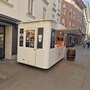 Ecke Schmiedgasse/Stubenberggasse: Den Umbau überbrückt Martin Auer mit einem Kiosk