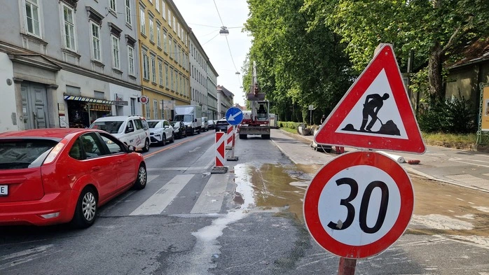 Am Glacis standen ab Mitte Juli nur zwei Fahrbahnen zur Verfügung. Nun ist die Baustelle fertig