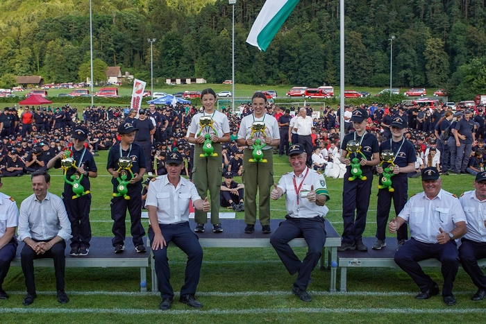 Im Bewerbsspiel „Bronze“ holte sich das Duo Lichendorf aus dem Bereichsfeuerwehrverband Feldbach mit 955,91 Punkten den Landessieg. Platz 2 ging an Götzendorf“(BFV Hartberg) mit 955,36 Punkten. Platz 3 konnte das Bewerbsspielteam „ohrbach am Kulm 1 (BFV Weiz) mit 954,92 Punkten für sich verbuchen