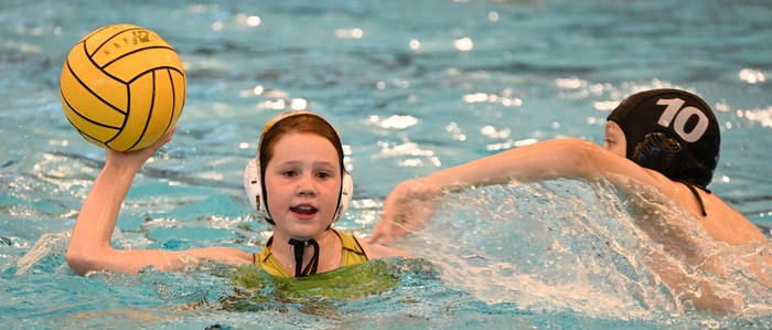 Die Sportvereine bringen Tausende Grazer Kinder in Bewegung, hier beim Wasserball