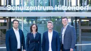 Bezogen wurde das Gebäude schon, nun wurde es mit einem Festakt offiziell eröffnet. Am Bild: David Schmidt (Direktor der Musikschule Weststeiermark), Sabine Mausser (Direktorin der VS Hitzendorf), Bernhard Christian (Direktor der Mittelschule und der PTS Hitzendorf) und Hitzendorfs Bürgermeister Thomas Gschier 