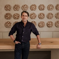 Martin Auer in seiner Filiale in New York