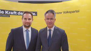 Markus Huber, neuer Geschäftsführer der Grazer ÖVP, und Parteichef Kurt Hohensinner bei der Pressekonferenz „2 Jahre Rot-grün-rote Stadtregierung“ am Freitag in Graz 