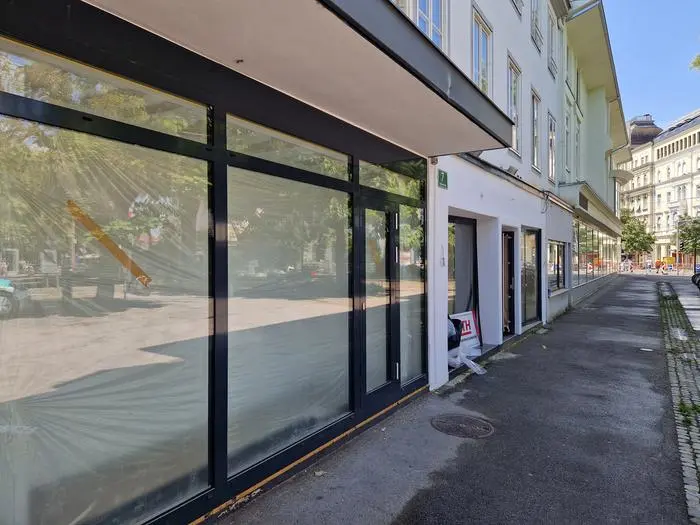 Eisernes Tor: Links der Platz für die künftige Bäckerei, rechts zieht die Bar ein - und gerade aus sieht man die Kreuzung Herrengasse/Joanneumring