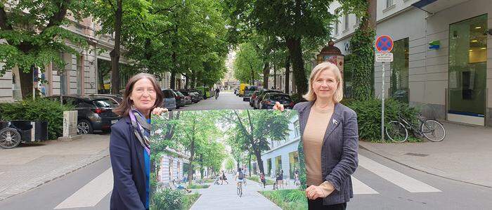 Kaiserfeldfasse alt und neu: Bürgermeisterin Elke Kahr (KPÖ) und Vize Judith Schwentner (Grüne)