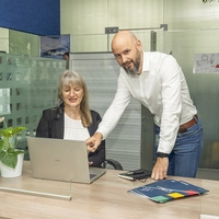 Thomas Gruber, Leiter des Kundenservices bei der Energie Graz, mit Mitarbeiterin Andrea Klein