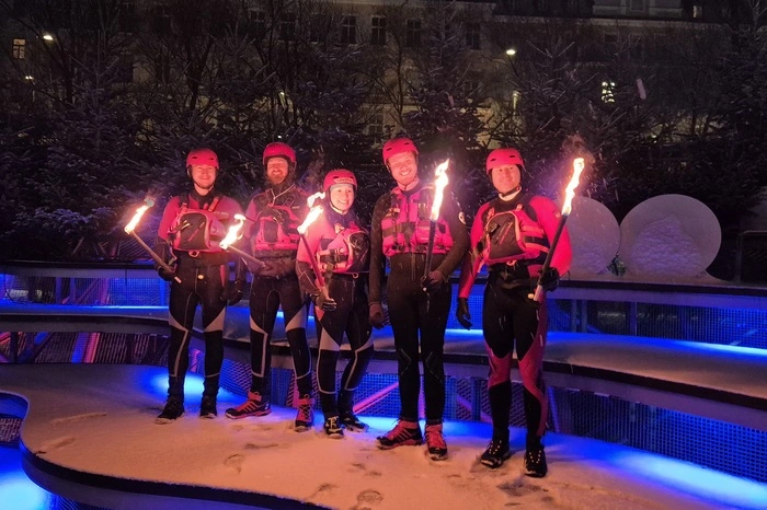 Dort wurden sie vom Landeskurat Franz Brottrager gesegnet, verbunden mit den besten Wünschen für ein unfallfreies Einsatzjahr 2026.
