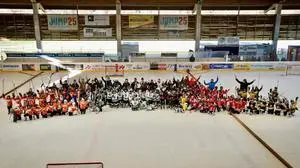 Zehn Vereine und darunter rund 250 Kinder trainieren in der Eishalle in Frohnleiten