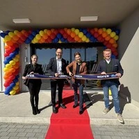 Bauamtsleiterin Tamara Reichenfeld, Bgm Stefan Helmreich, Hofer-Geschäftsführerin Region Zentral, Karin Viechtbaur, Vizebürgermeister Jürgen Hübler