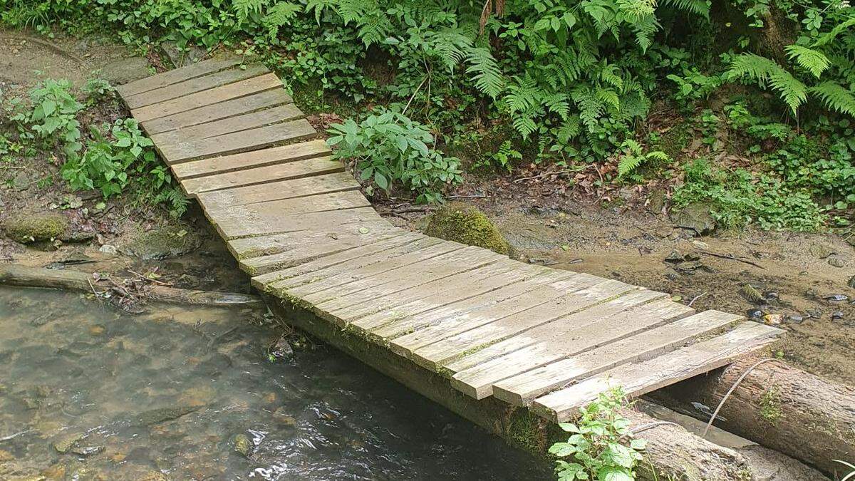 Benutzbar, aber kaputt: Eine der vier Brücken in der Rettenbachklamm