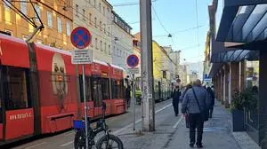 Tram-Stau in der Annenstraße