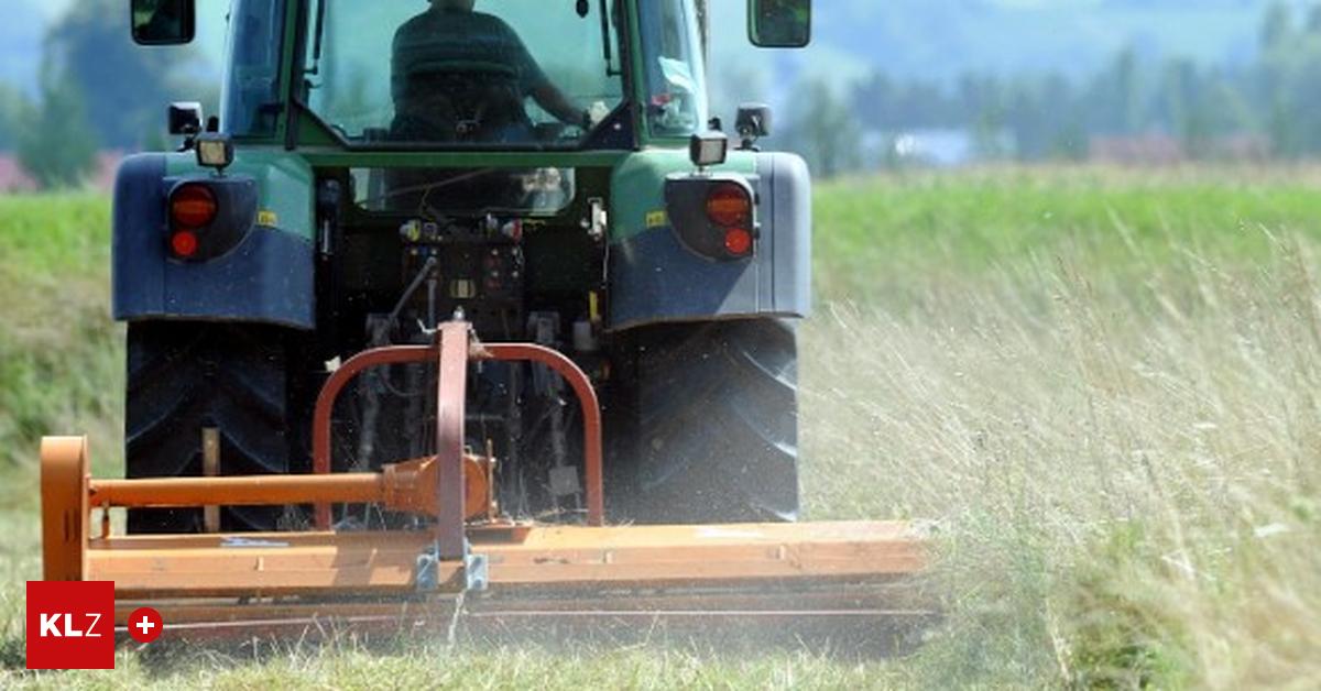 Weiz-Traktor-berschlug-sich-bei-M-harbeiten-Lenker-wurde-verletzt