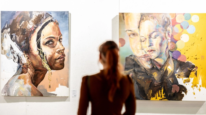Zwei der Bilder, die in der Ausstellung zu sehen sind