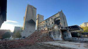Abbrucharbeiten bei der Rösselmühle in Graz: Auch die Türme sollen verschwinden