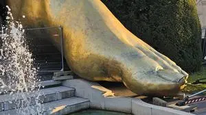 Mit der Installation stimmt die Oper Graz auf „La Divina Commedia“ ein