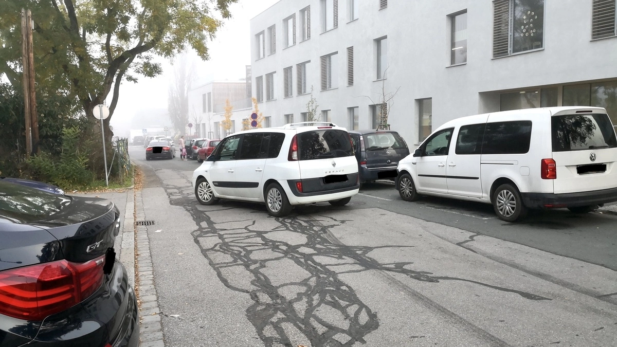 Die morgendlichen Elterntaxis würden regelmäßig für ein Verkehrschaos führen