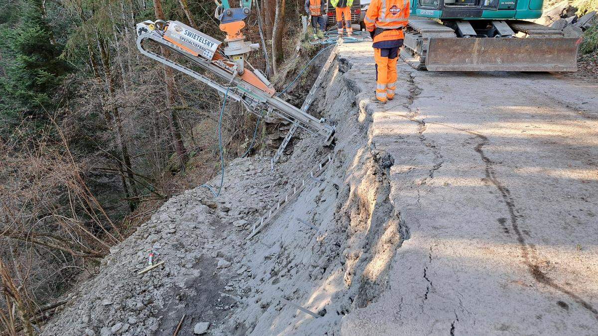 Hangrutschung an der L 329, der Rinnegger Straße 