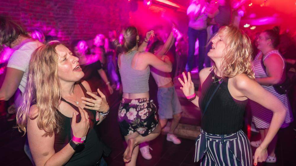 Reihen wie „Mama macht Party“ und „Mama geht tanzen“ sind in Deutschland seit letztem Jahr höchst erfolgreich