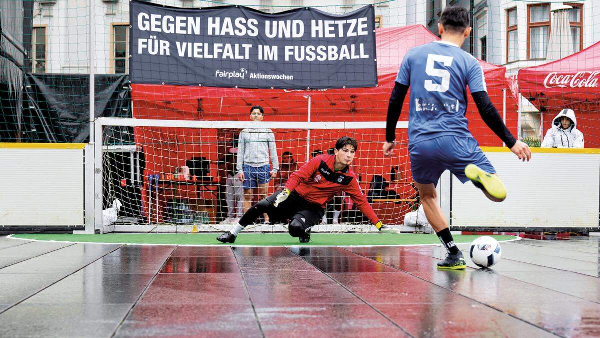 Ein Fußballturnier mit „gesamtgesellschaftlicher Relevanz“