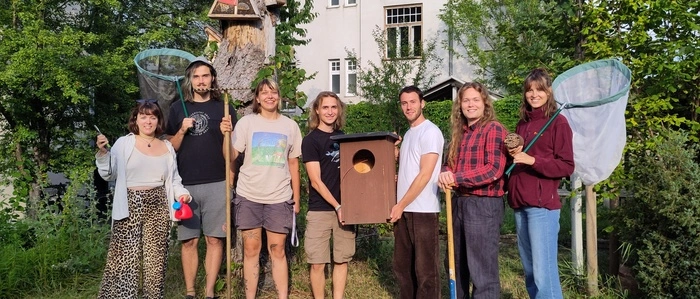Eine Gruppe von Biologie-Studierenden begleitet das Projekt