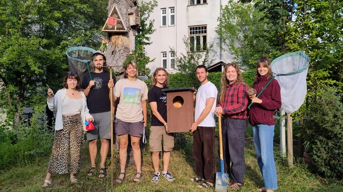 Eine Gruppe von Biologie-Studierenden begleitet das Projekt