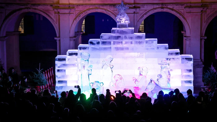 Auch heuer wieder ist die Eiskrippe im Grazer Landhaushof ein Publikumsmagnet im Advent.
