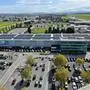 Das Dach des Parkhauses am Flughafen Graz liefert bereits Strom, jetzt folgt eine große Freiflächenanlage