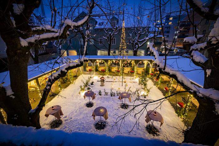 Weihnachtsmärkte in Graz:  Ein Geheimtipp ist der Garten des Parkhotels | Ein versteckter, aber wunderschöner Grazer Weihnachtsmarkt:  Der Prato Advent im Parkhotel
