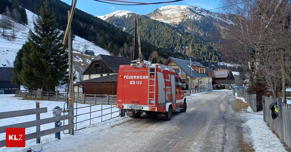 Eingefroren-H-user-im-S-lktal-mit-Notversorgung-ans-Wasser-angeschlossen