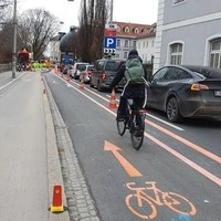 Auf bestehenden Straßen könnten in Lienz eigene Radstreifen ausgewiesen werden (Symbolfoto)