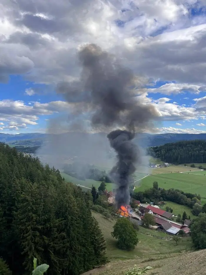 Die Rauchwolke war von Weitem zu sehen