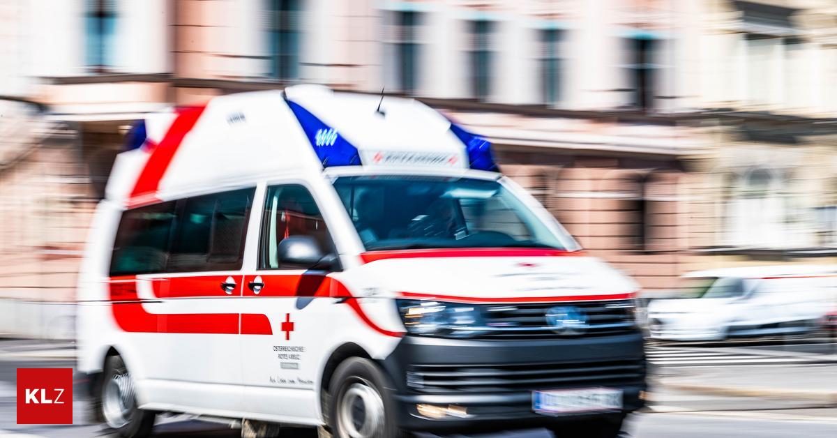 Schwer-verletzt-Arbeiter-wollte-Christbaumbeleuchtung-entfernen-und-st-rzte-von-Leiter