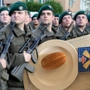 Dieses Abendessen bekommen Grundwehrdiener in Zeltweg serviert