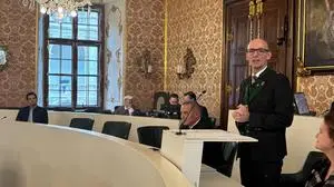 Finanzlandesrat Willibald Ehrenhöfer (ÖVP) verteidigt sein Budget