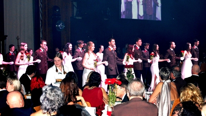 Ein Höhepunkt im Ballgeschehen des Bezirks Leoben war wieder der Feuerwehrball Trofaiach, der am Samstag in der Mehrzweckhalle Trofaiach über die Bühne ging. 