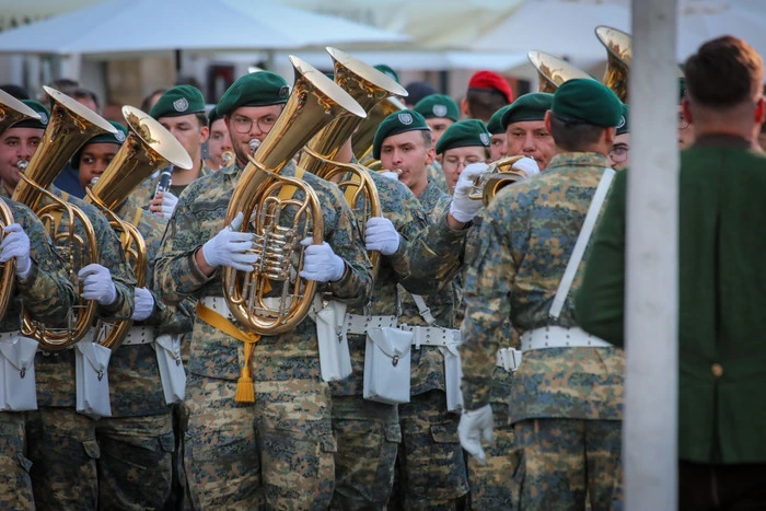 Musikalisch umrahmt wurde die Feier von der Militärmusik Steiermark unter Johann Groß, die im Anschluss an die Angelobung den „Großen Österreichischen Zapfenstreich“ spielte.
