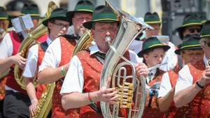 Bei Sonnenschein spielten die Musikerinnen und Musiker der 22 Kapellen im Bezirk Leoben Sonntagvormittag auf