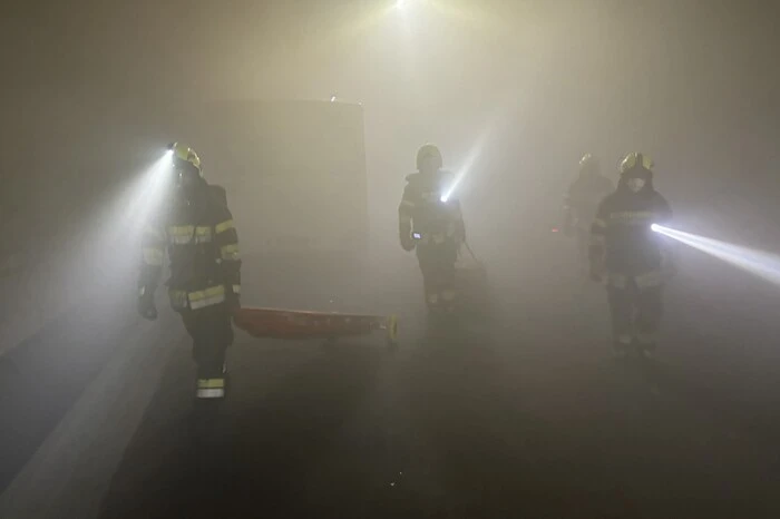 Eingebunden in diese Ausbildung war auch die FF Kraubath mit dem LUF-60 (Löschunterstützungsfahrzeug). Dieses LUF stellt eine große Unterstützung bei Tunneleinsätzen dar.