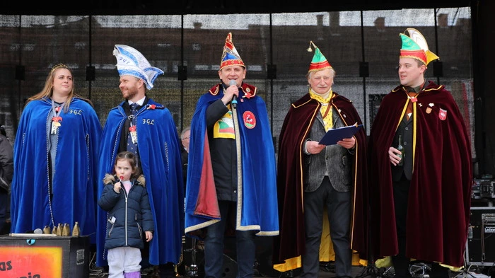Klicken Sie sich durch weitere bunte Bilder vom ausgelassenen Faschingstreiben in Leoben!