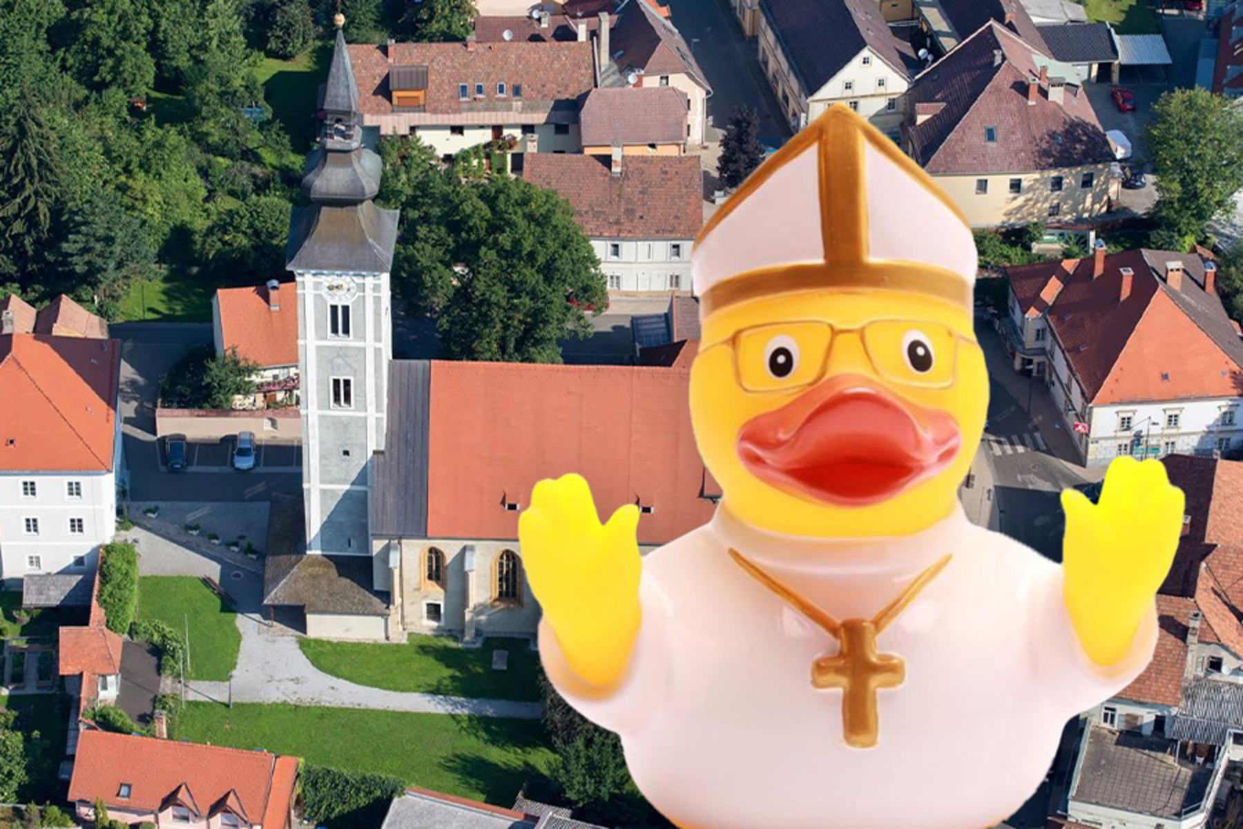 Bausteinaktion: Kirche kämpft mit Papst-Quietscheentchen gegen den Holzwurmbefall