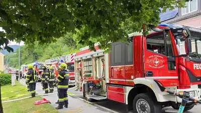 30 Feuerwehrleute waren bei dem Brand in der Leobener Proleberstraße im Einsatz