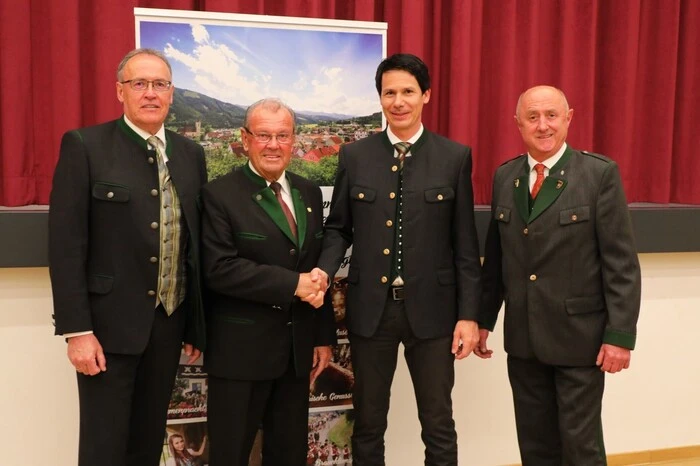 Bezirkshauptmann Markus Kraxner mit dem Gemeindevorstand von Kammern Vizebgm. Johann Rupnigg, Bgm. Karl Dobnigg und Gemeindekassier Leopold Kühberger