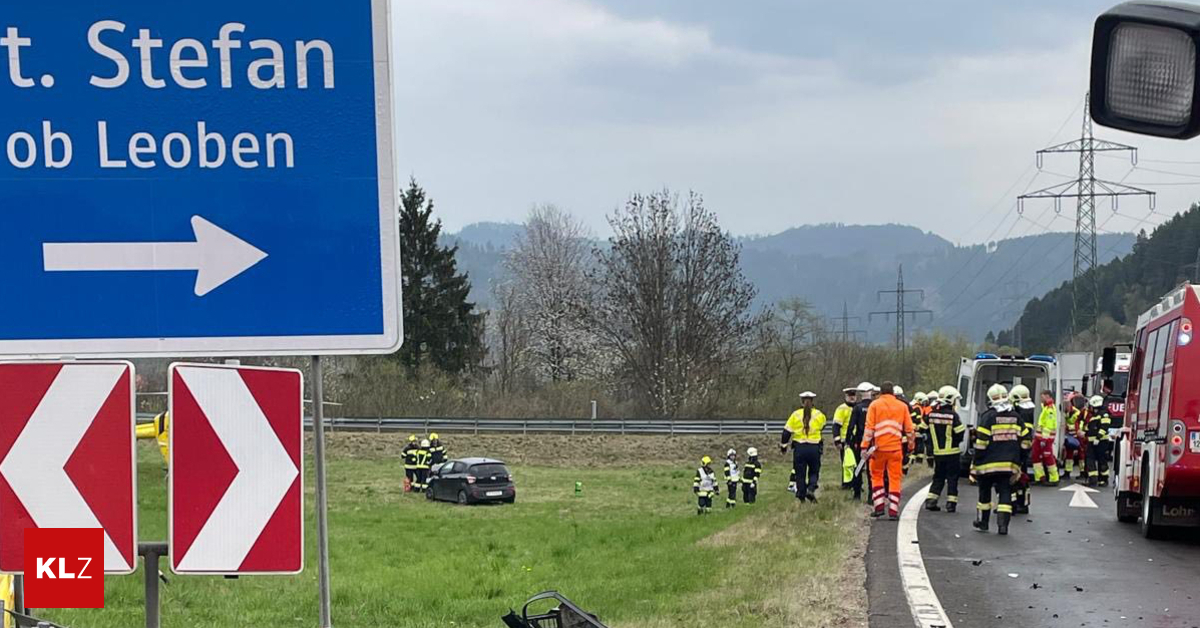 Schwerer-Verkehrsunfall-Schwer-verletzte-Person-wurde-mit-Rettungshubschrauber-C17-ins-Spital-geflogen