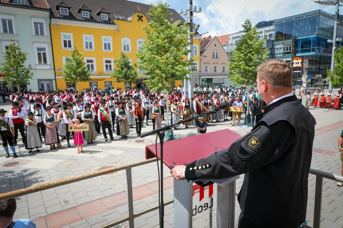 Nach dem feierlichen Festakt mit vielen Ehrengästen wurden außerdem verdiente Mitglieder für ihre ehrenamtliche Arbeit ausgezeichnet.

