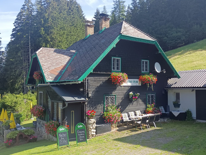 Die Hütte von Johanna Elsner von der Elsner Alm im Galleiten in der Eisenerzer Ramsau ist auch bei Radfahrern sehr beliebt