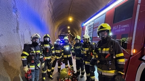Sechs Feuerwehren aus dem Bereichsfeuerwehrverband Leoben trainierten im Zentrum am Berg am Erzberg in Eisenerz